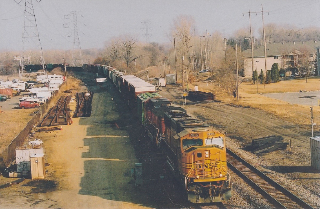 BNSF 9886 East